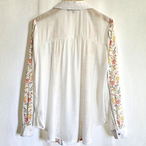 Figueroa & Flower White Long Sleeve Floral Print Button Blouse - Picture 5 of 16